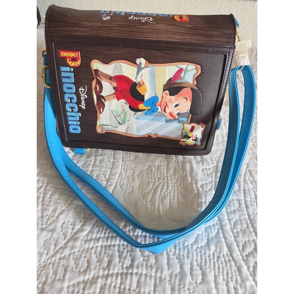 NWT  Loungefly Disney Classic Books Pinocchio convertible crossbody bag